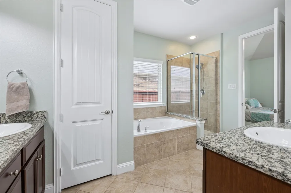 1374 Sandhurst Drive Roanoke, TX 76262