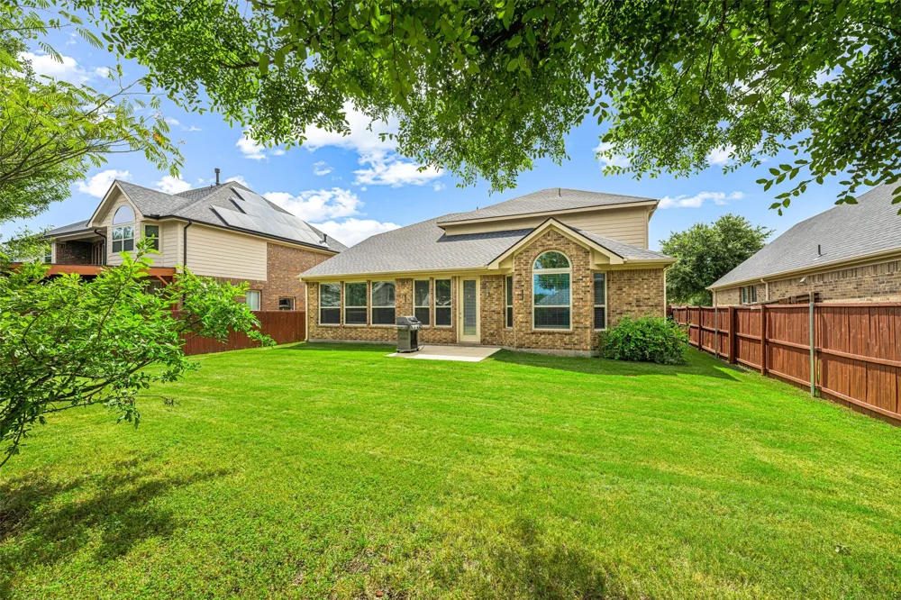 1374 Sandhurst Drive Roanoke, TX 76262