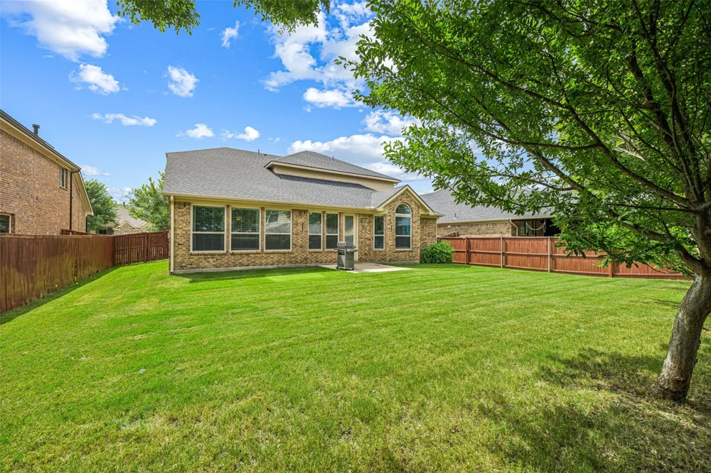 1374 Sandhurst Drive Roanoke, TX 76262