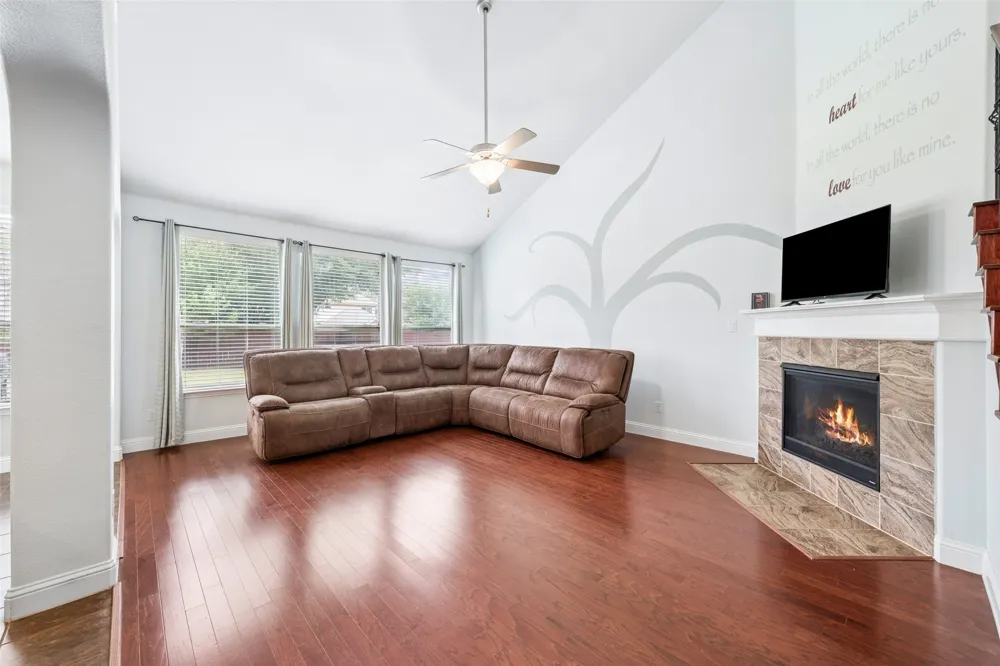 1374 Sandhurst Drive Roanoke, TX 76262