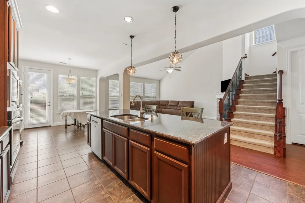 1374 Sandhurst Drive Roanoke, TX 76262