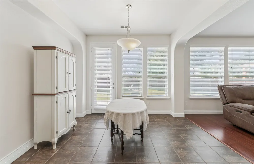 1374 Sandhurst Drive Roanoke, TX 76262