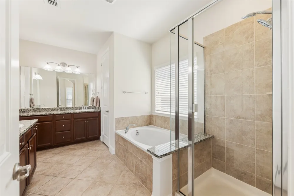 1374 Sandhurst Drive Roanoke, TX 76262