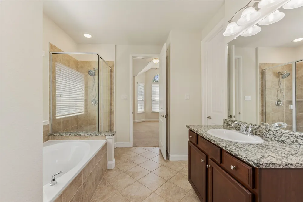 1374 Sandhurst Drive Roanoke, TX 76262