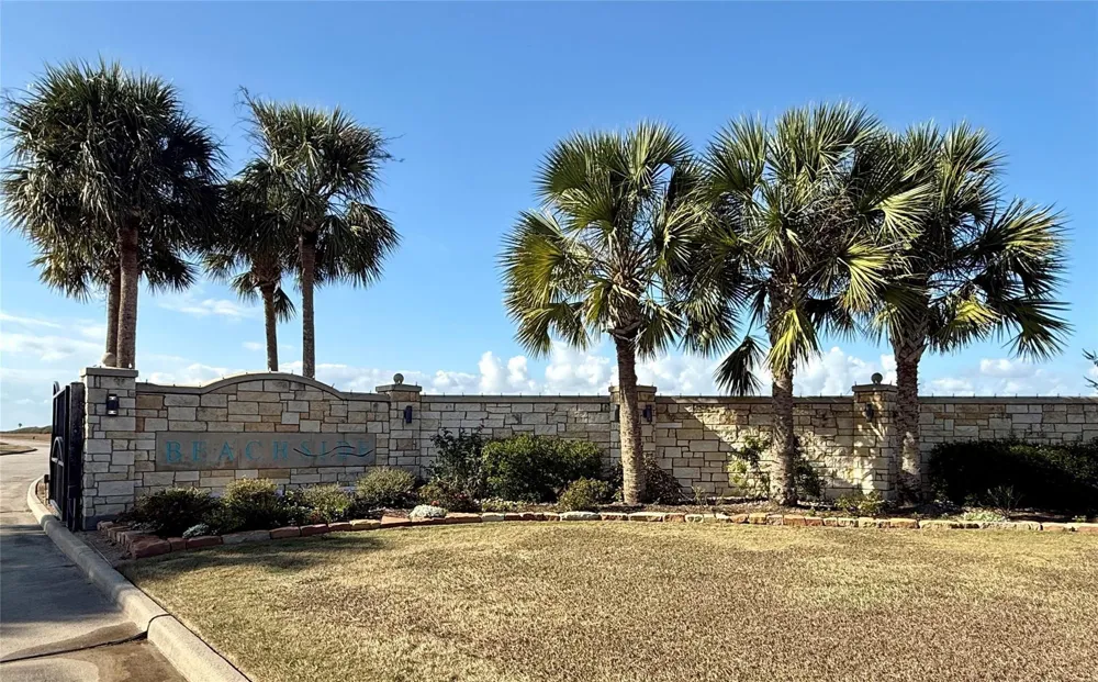 670 Coastal Lane Palacios, TX 77465