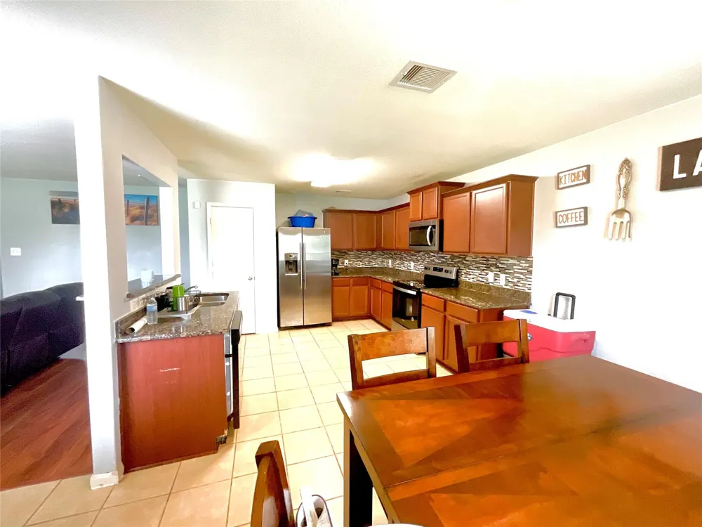 2522 Tracy Lane Highlands, TX 77562
