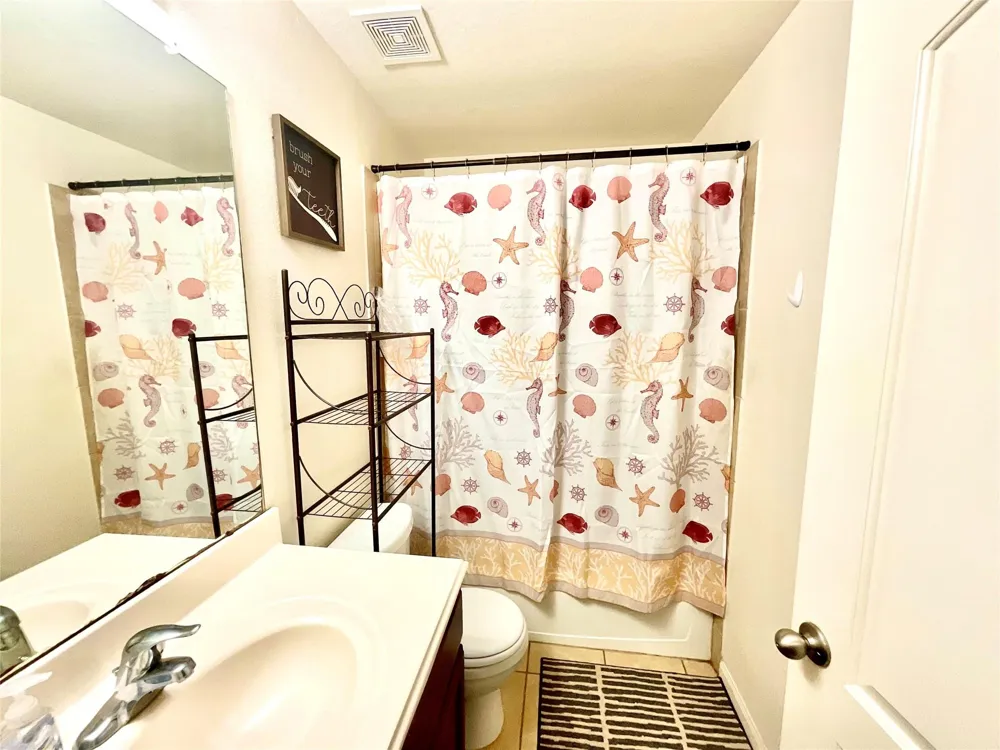 2522 Tracy Lane Highlands, TX 77562