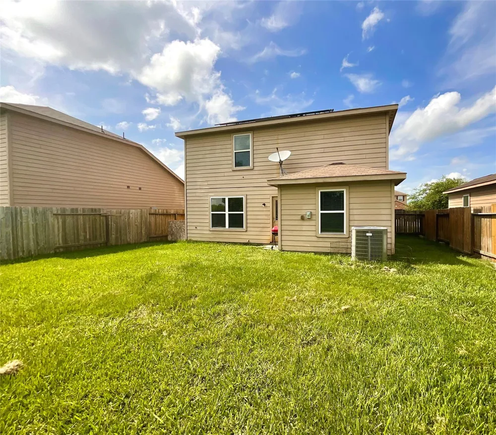 2522 Tracy Lane Highlands, TX 77562