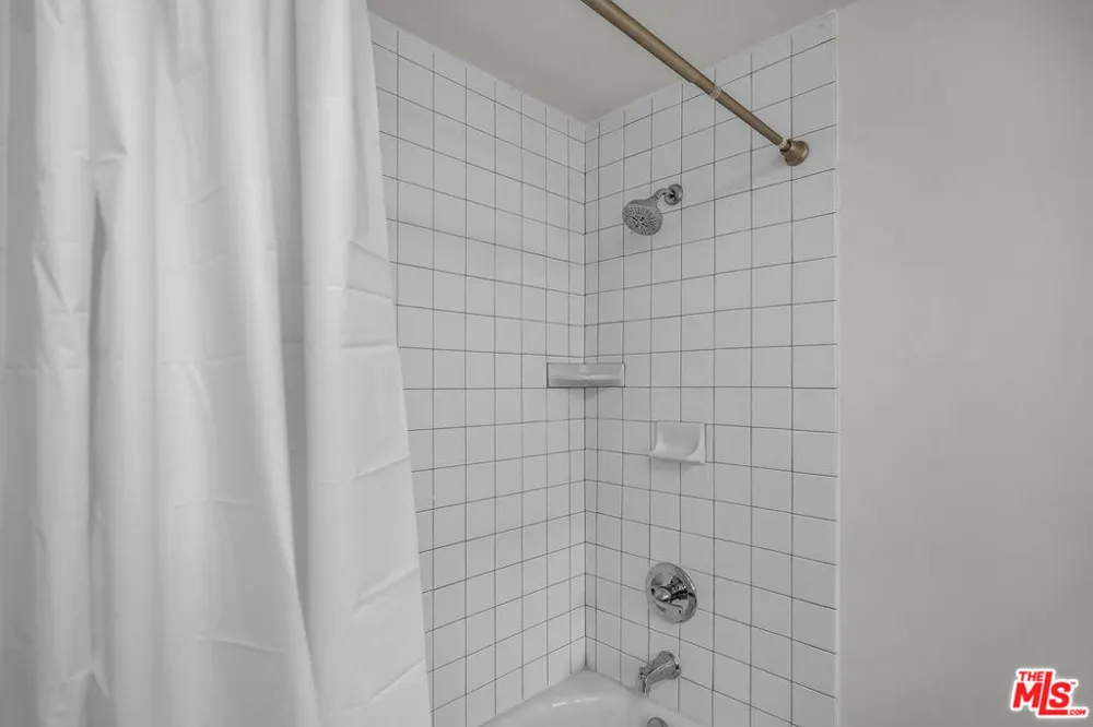 4076 Tropico Way Los Angeles, CA 90065