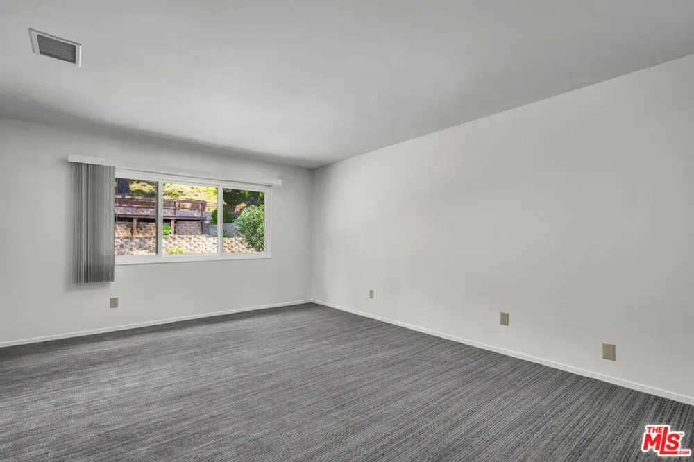 4076 Tropico Way Los Angeles, CA 90065