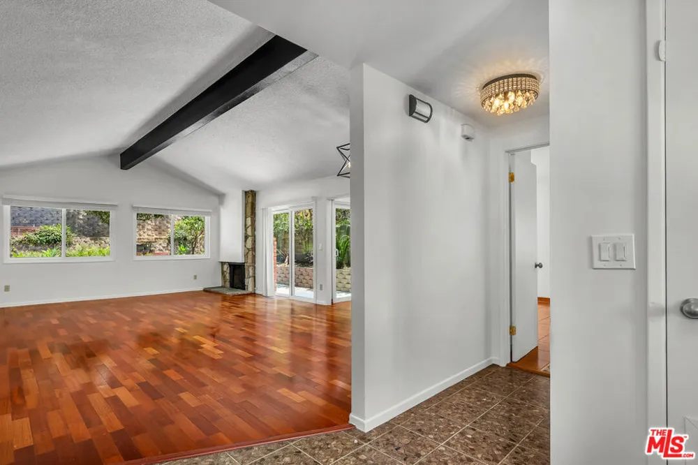 4076 Tropico Way Los Angeles, CA 90065