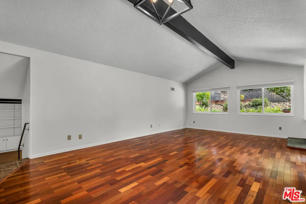 4076 Tropico Way Los Angeles, CA 90065