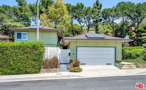 4076 Tropico Way