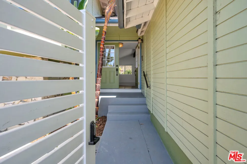 4076 Tropico Way Los Angeles, CA 90065