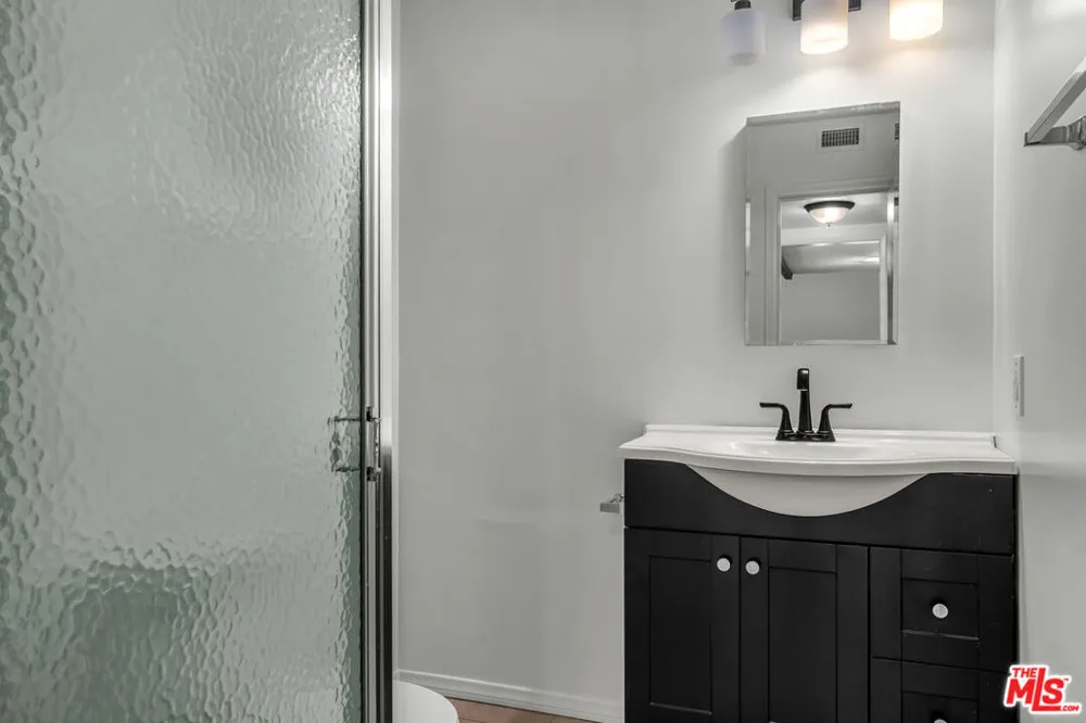 4076 Tropico Way Los Angeles, CA 90065