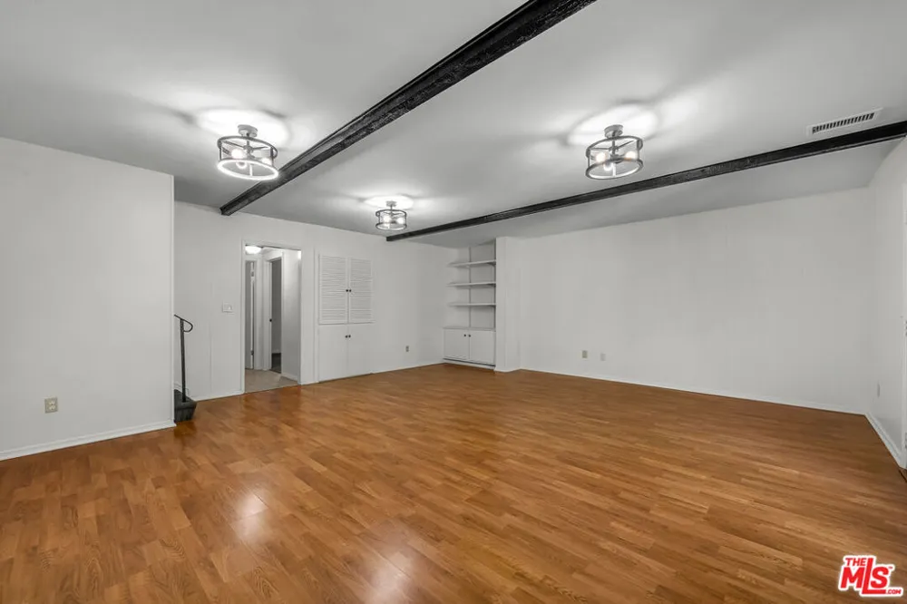 4076 Tropico Way Los Angeles, CA 90065
