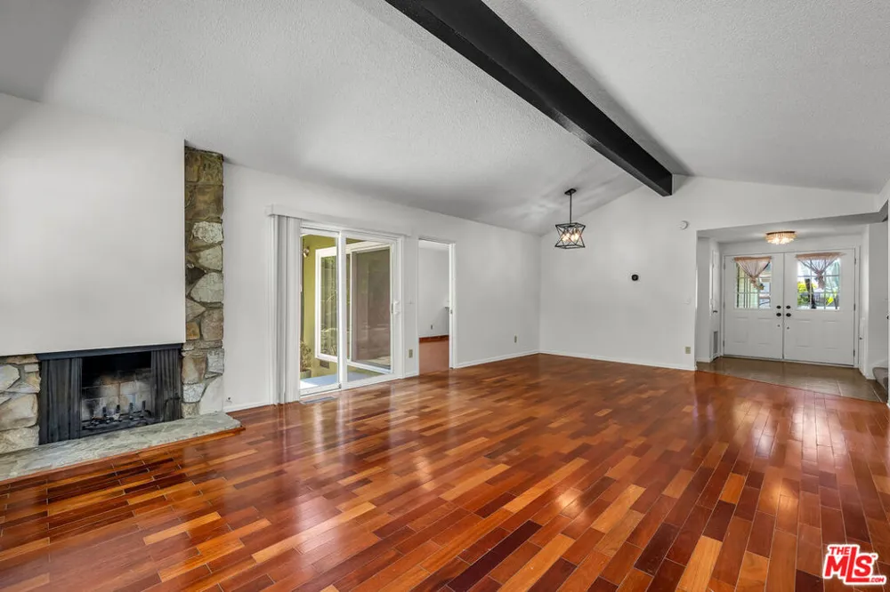 4076 Tropico Way Los Angeles, CA 90065