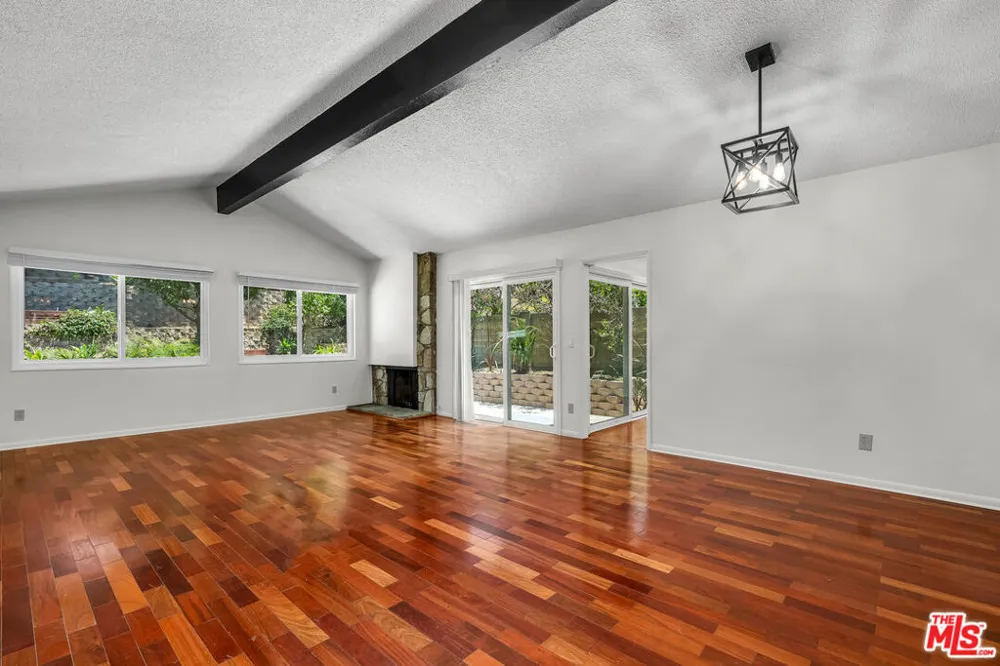 4076 Tropico Way Los Angeles, CA 90065