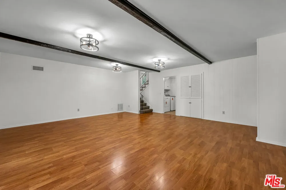 4076 Tropico Way Los Angeles, CA 90065