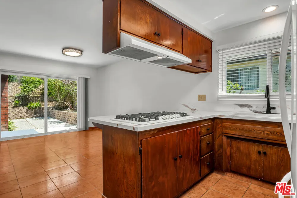 4076 Tropico Way Los Angeles, CA 90065