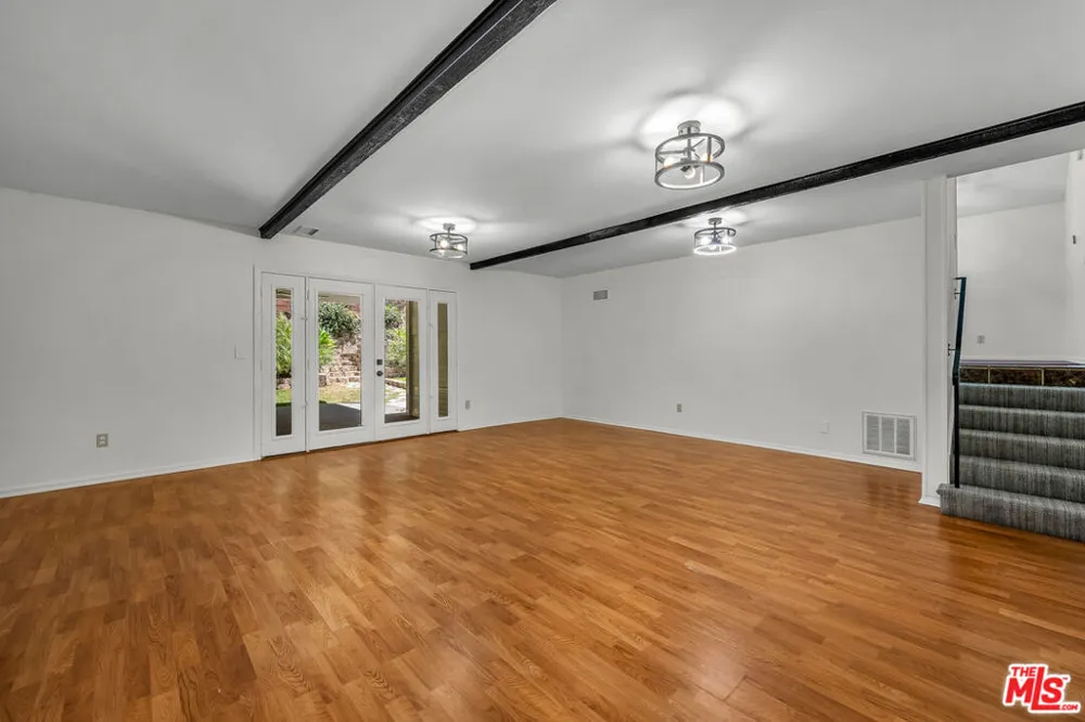 4076 Tropico Way Los Angeles, CA 90065