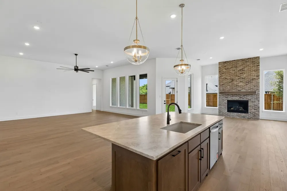 1905 Golden Gate Way Celina, TX 75009