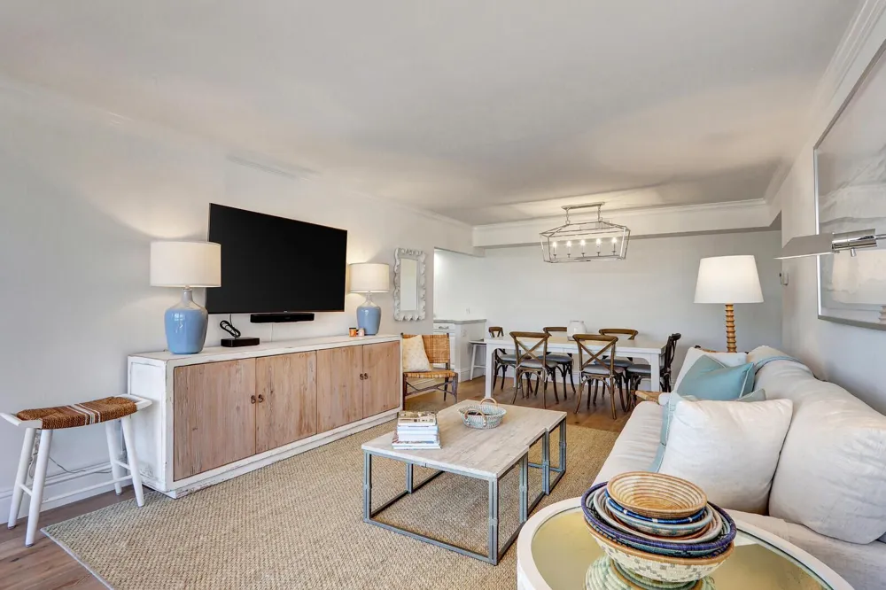225 Beach Road #204 Tequesta, FL 33469