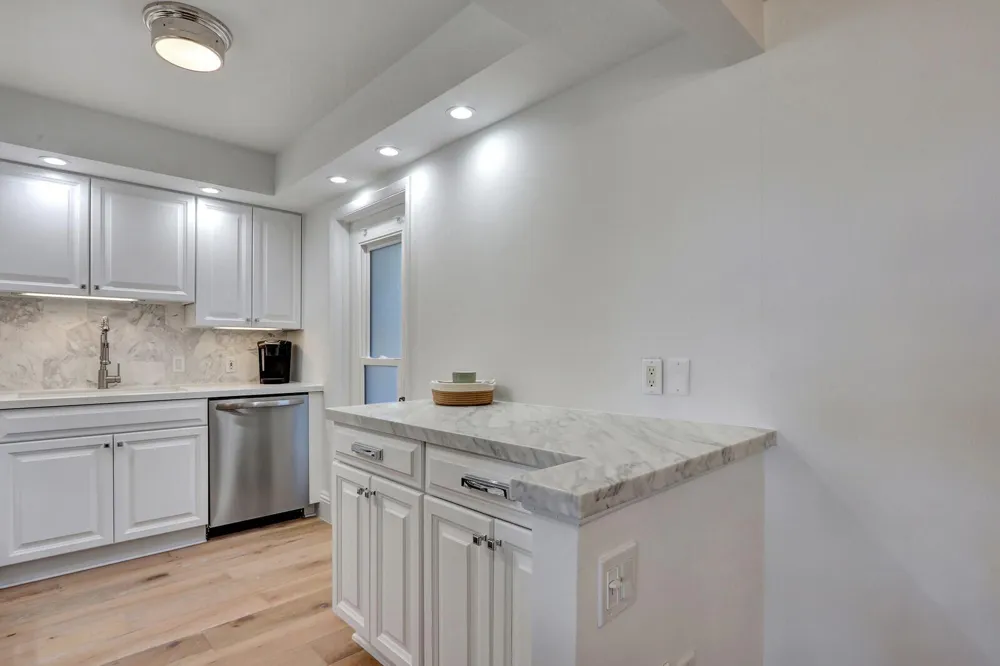 225 Beach Road #204 Tequesta, FL 33469