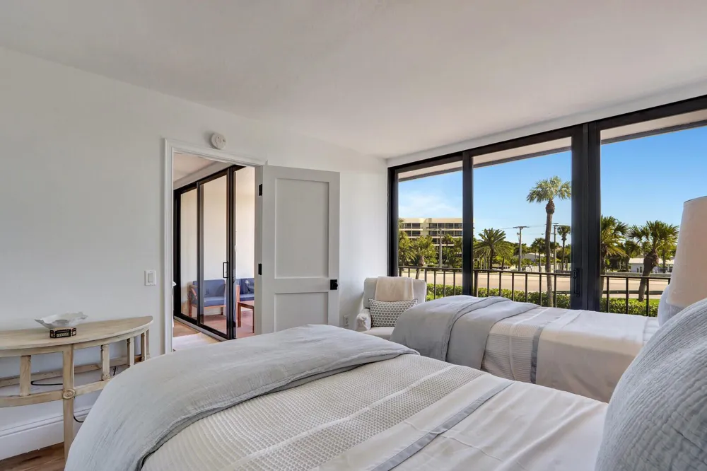 225 Beach Road #204 Tequesta, FL 33469