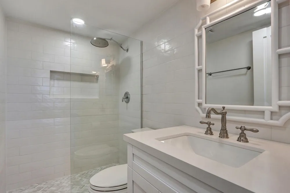 225 Beach Road #204 Tequesta, FL 33469