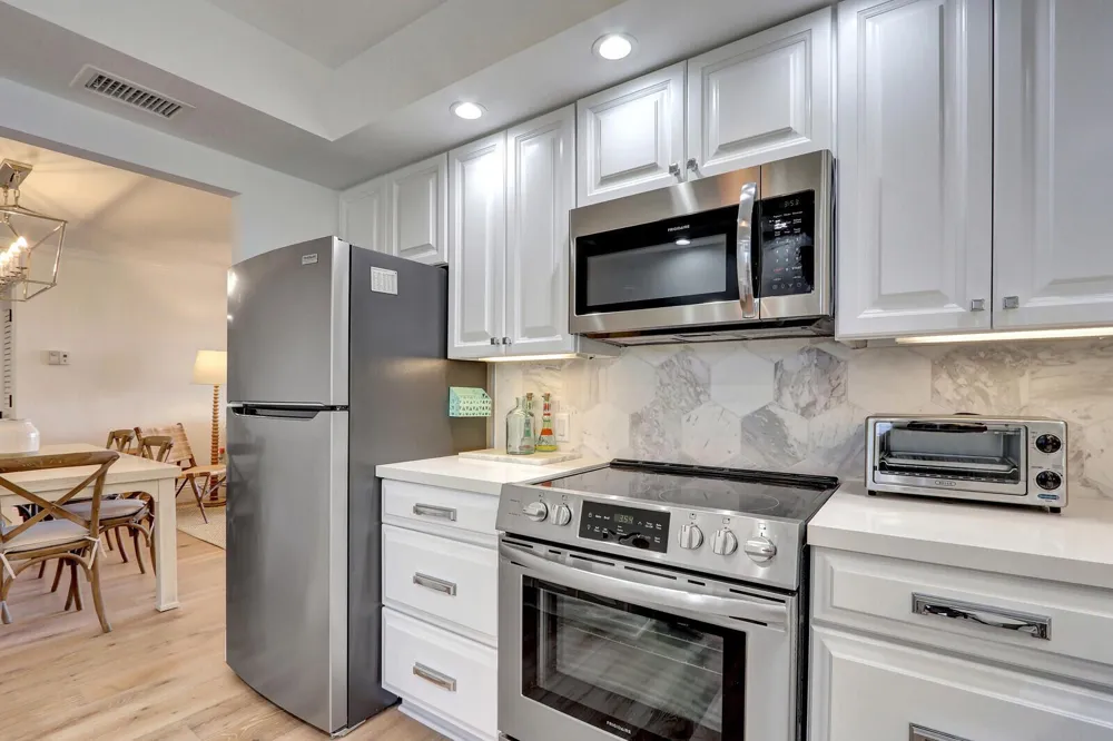 225 Beach Road #204 Tequesta, FL 33469