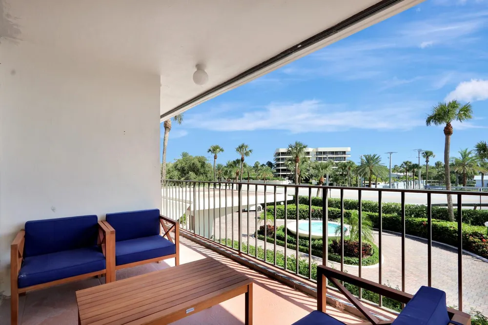 225 Beach Road #204 Tequesta, FL 33469