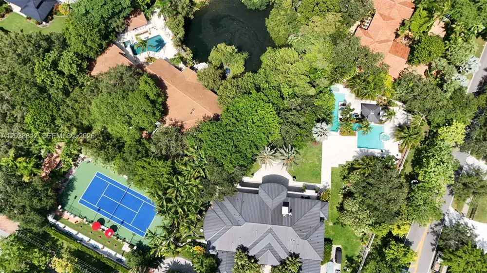 10395 SW 67th Ave Pinecrest, FL 33156