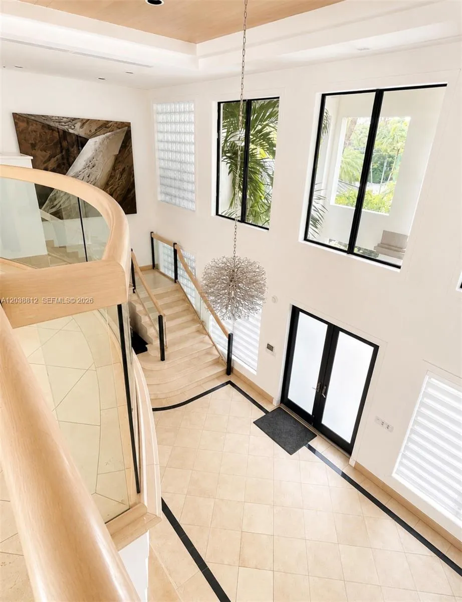 10395 SW 67th Ave Pinecrest, FL 33156