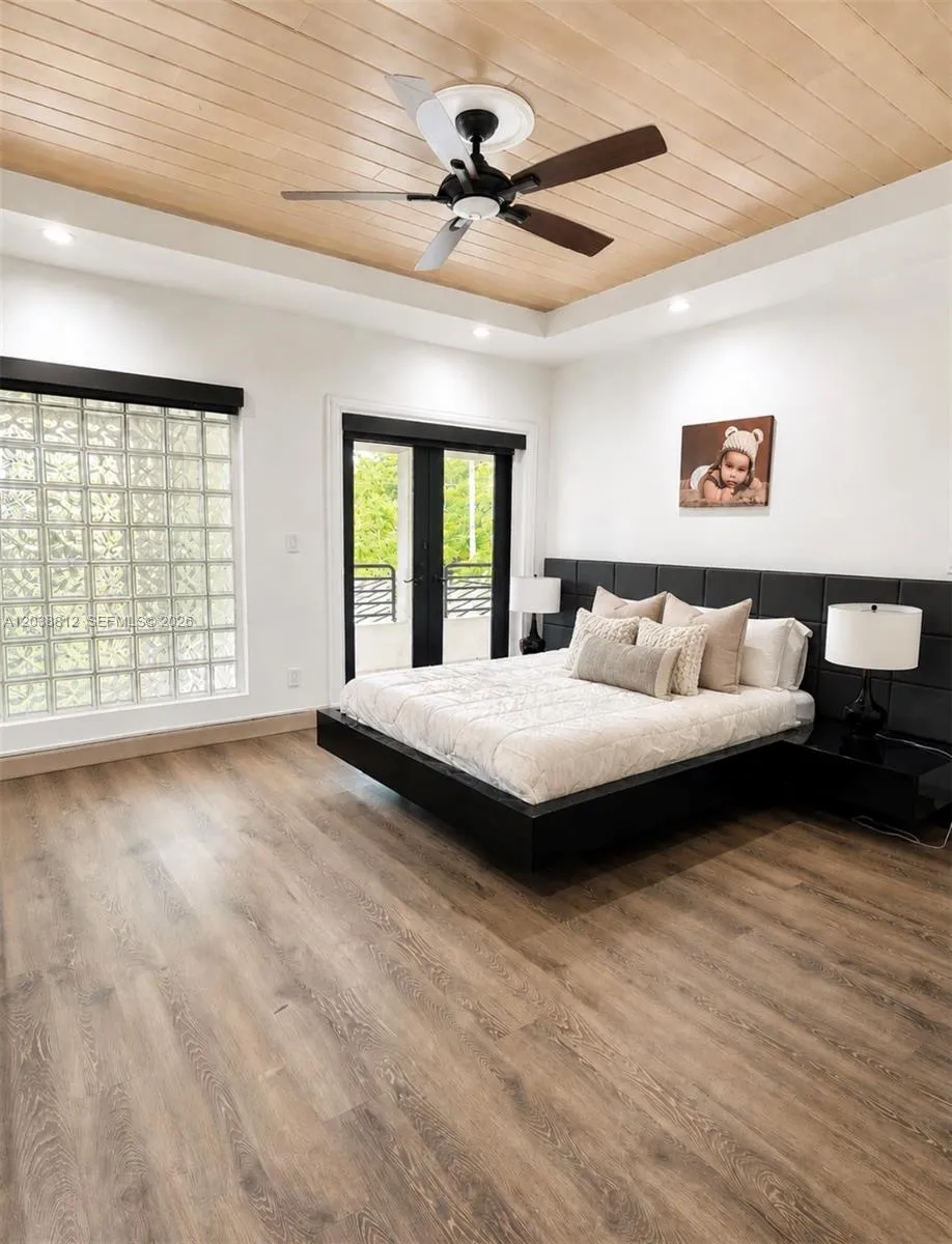 10395 SW 67th Ave Pinecrest, FL 33156