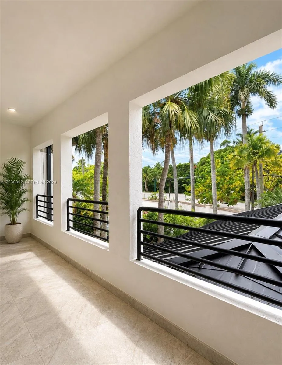 10395 SW 67th Ave Pinecrest, FL 33156