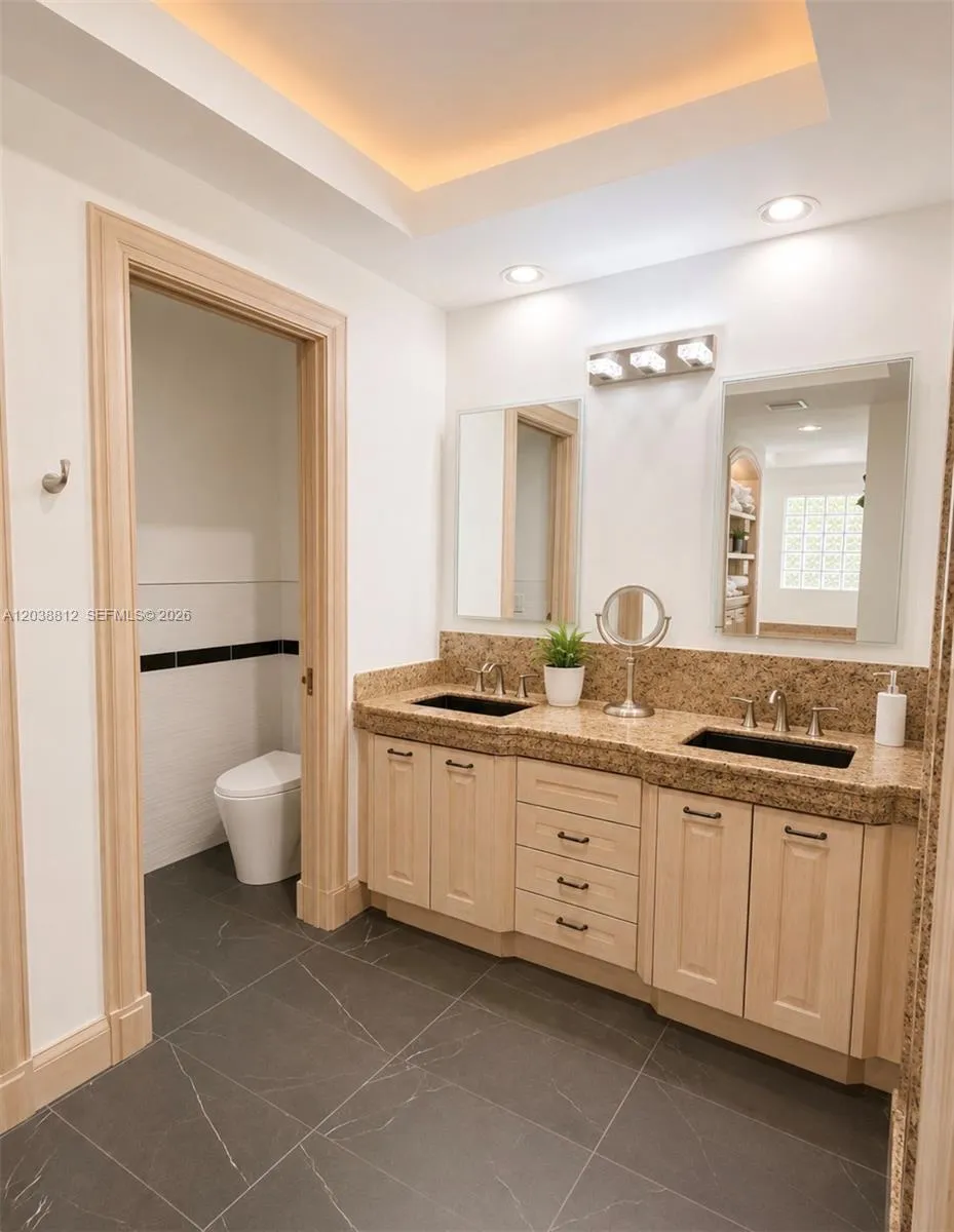 10395 SW 67th Ave Pinecrest, FL 33156