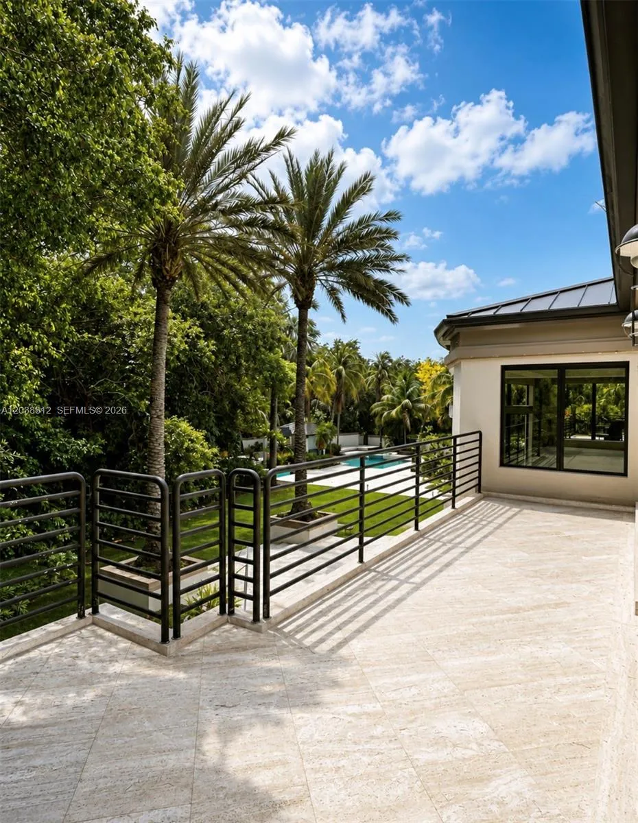 10395 SW 67th Ave Pinecrest, FL 33156