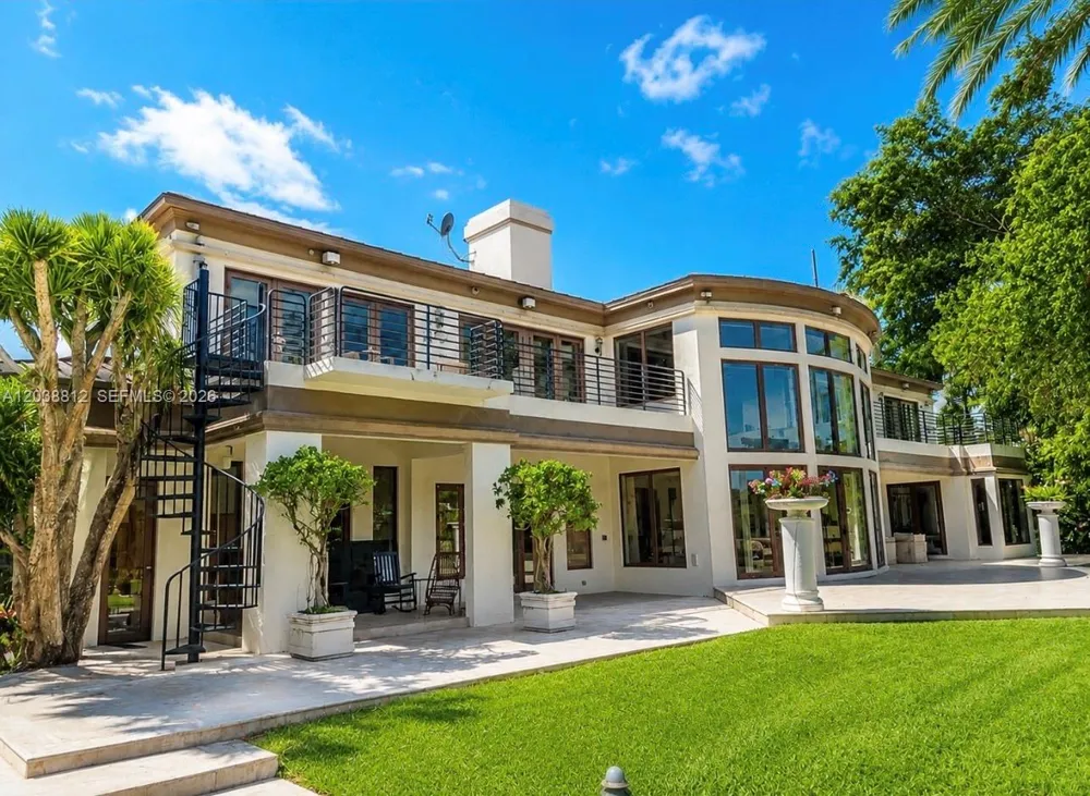 10395 SW 67th Ave Pinecrest, FL 33156