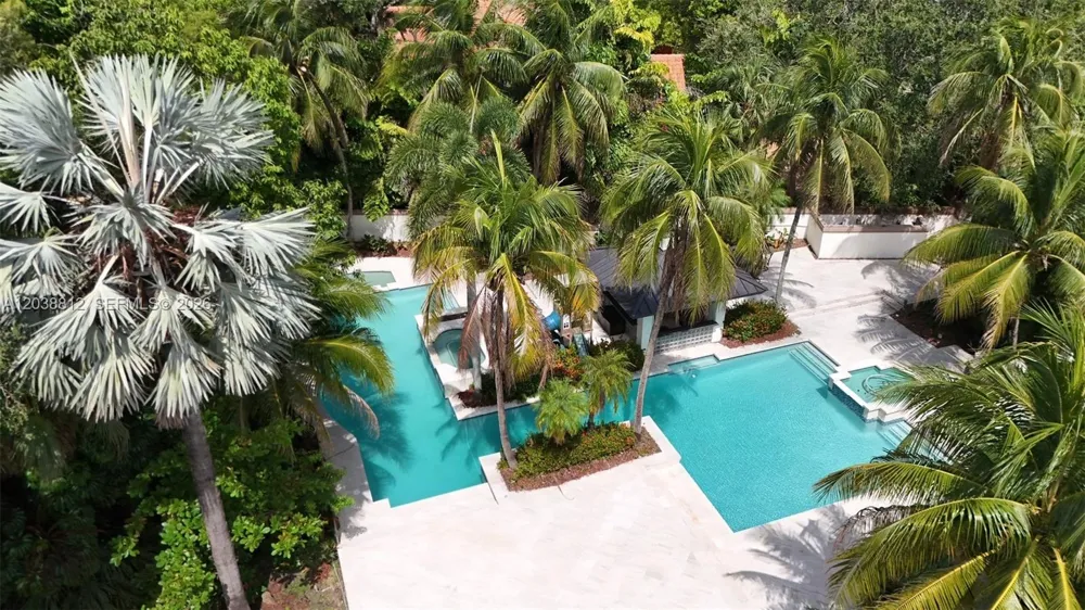 10395 SW 67th Ave Pinecrest, FL 33156