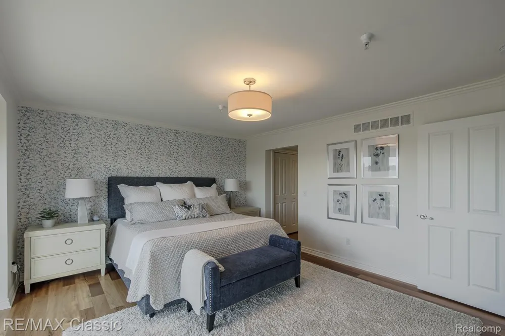 980 Sunset Drive Waterford Charter Township, MI 48328