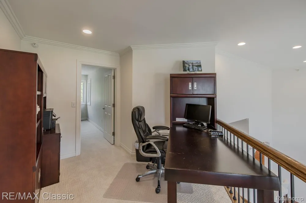 980 Sunset Drive Waterford Charter Township, MI 48328