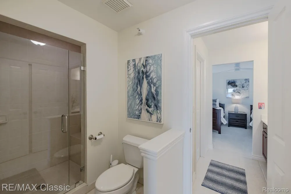 980 Sunset Drive Waterford Charter Township, MI 48328