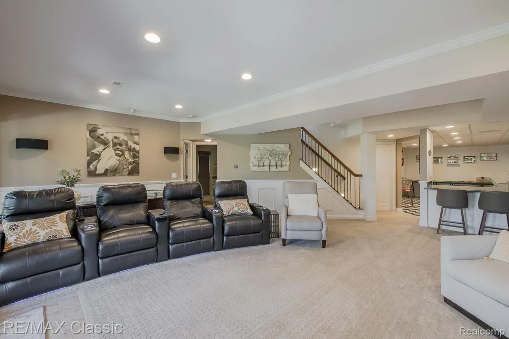 980 Sunset Drive Waterford Charter Township, MI 48328