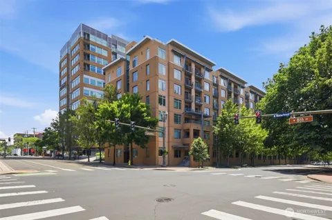 701 Columbia Street #612