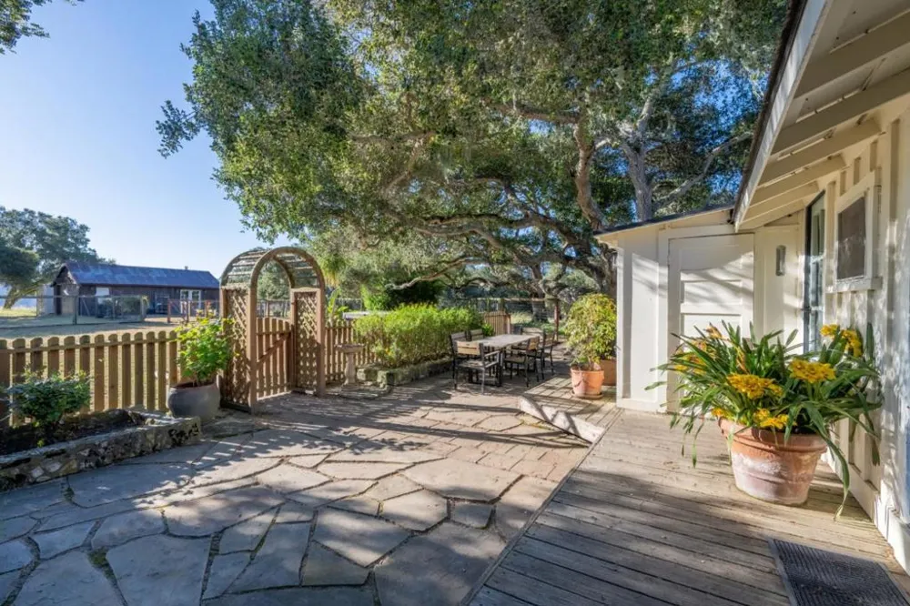 5155 Carmel Valley Road Carmel, CA 93923