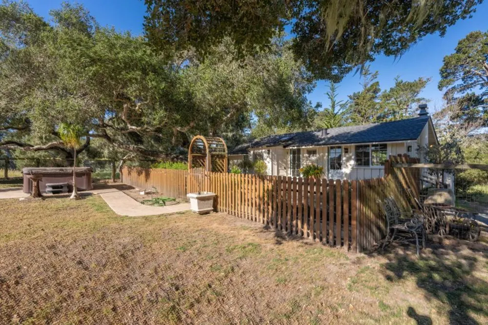 5155 Carmel Valley Road Carmel, CA 93923