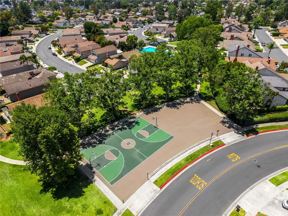 2226 Shadetree Circle Brea, CA 92821