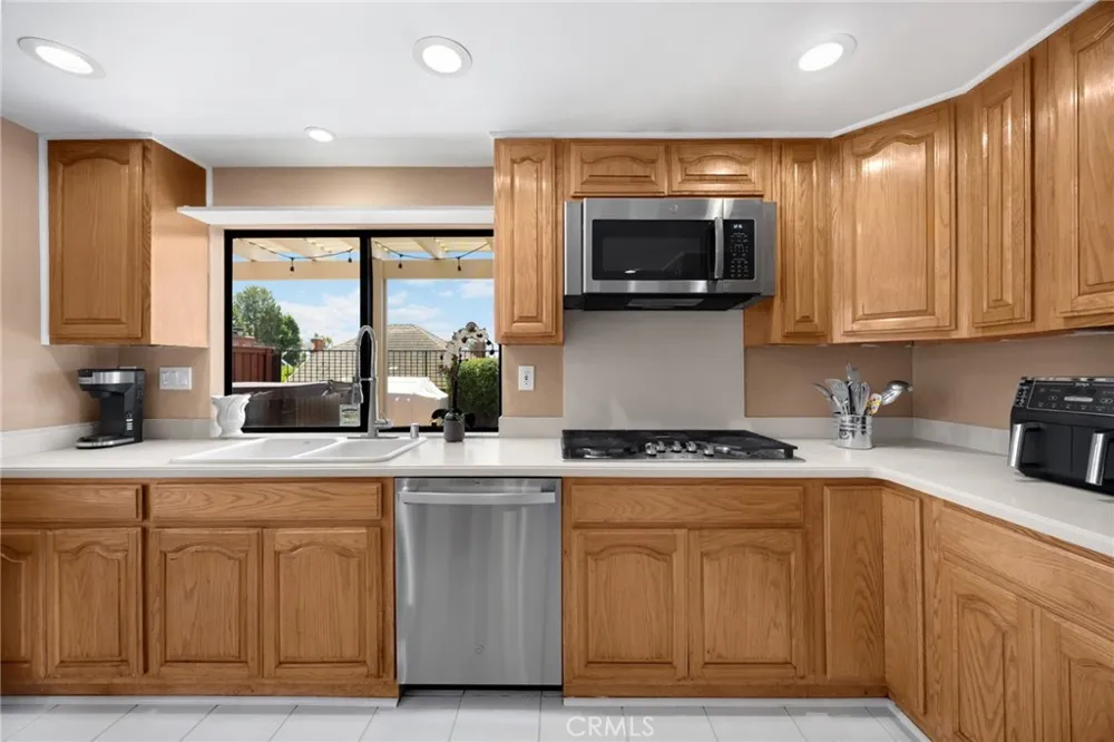 2226 Shadetree Circle Brea, CA 92821