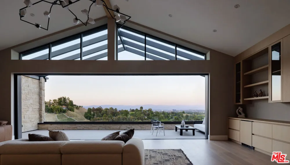 25079 Jim Bridger Road Hidden Hills, CA 91302
